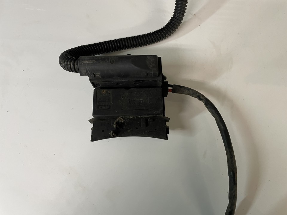 1379151 USED Blower Fan Regulator (Fan Control Switch Relay Module