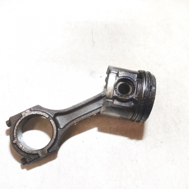 5C3S Mazda 5 2006 Stumoklis su svaistikliu