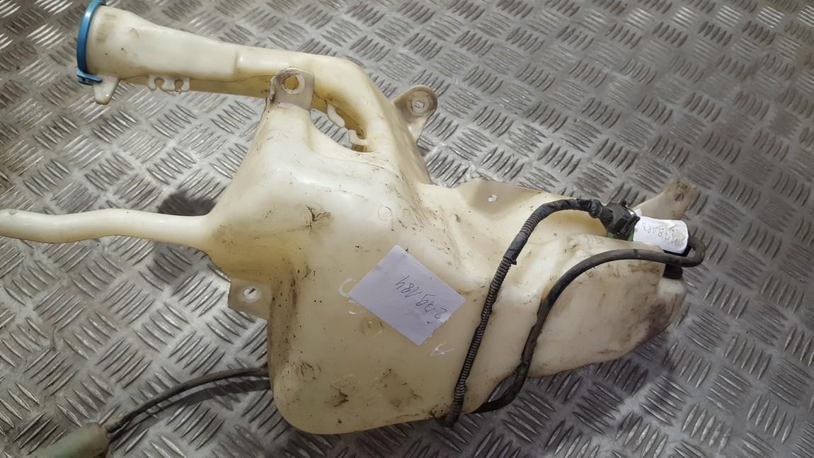 n/a n/a Windshield Washer Reservoir tank (WASHER BOTTLE) Volvo V40 1997