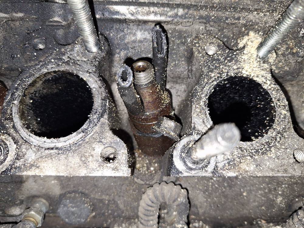 BMW 5-Series 1999 Fuel Injector