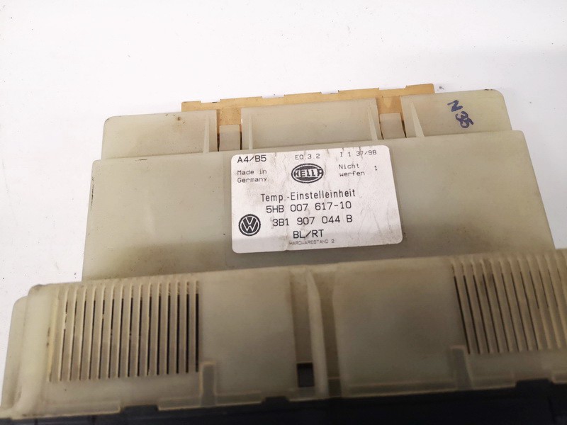 3B1907044B Volkswagen Passat 1998 Climate Control Panel (heater control switches) - Thumbnail 2