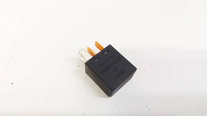 MB953382 Mitsubishi Colt 2004 Relay module