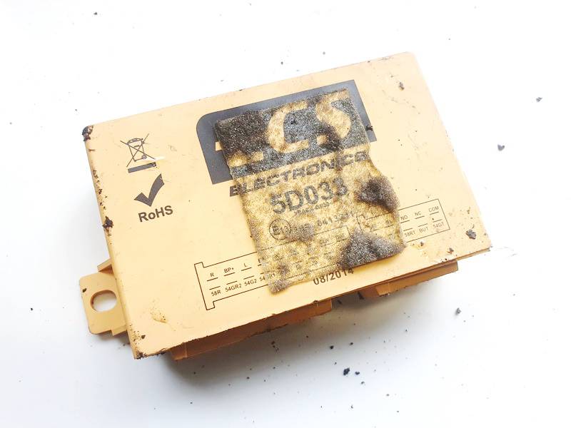 5D033 Audi A4 1998 Tow bars relay (Trailer Module) - Thumbnail 2