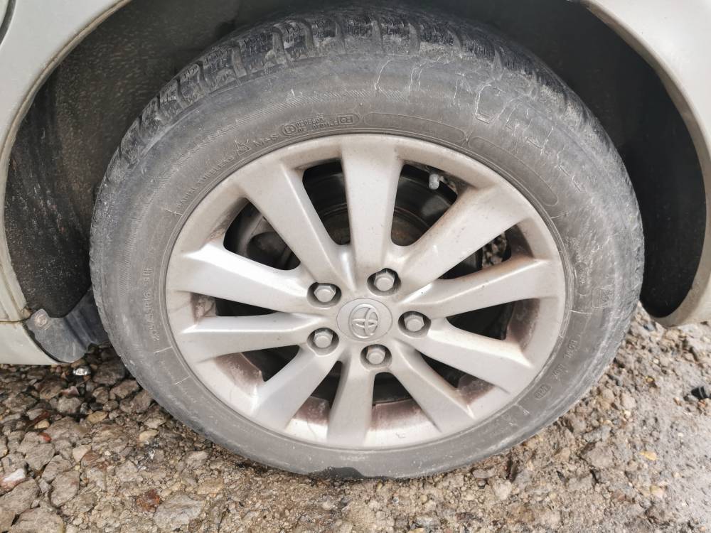 5X114.3 Toyota Corolla Verso 2006 Räder-Kit R16 - Thumbnail 3