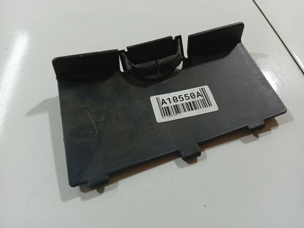 5145713569805 BMW 1-Series 2005 Salona apdare (plastmasas)