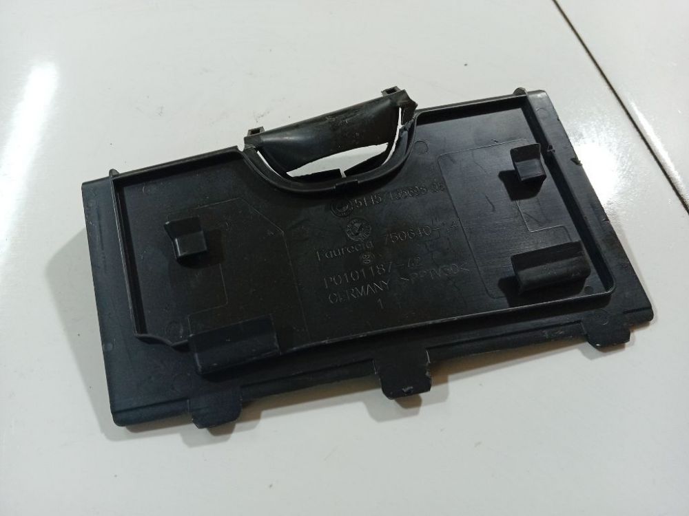 5145713569805 BMW 1-Series 2005 Interior trim - Thumbnail 3