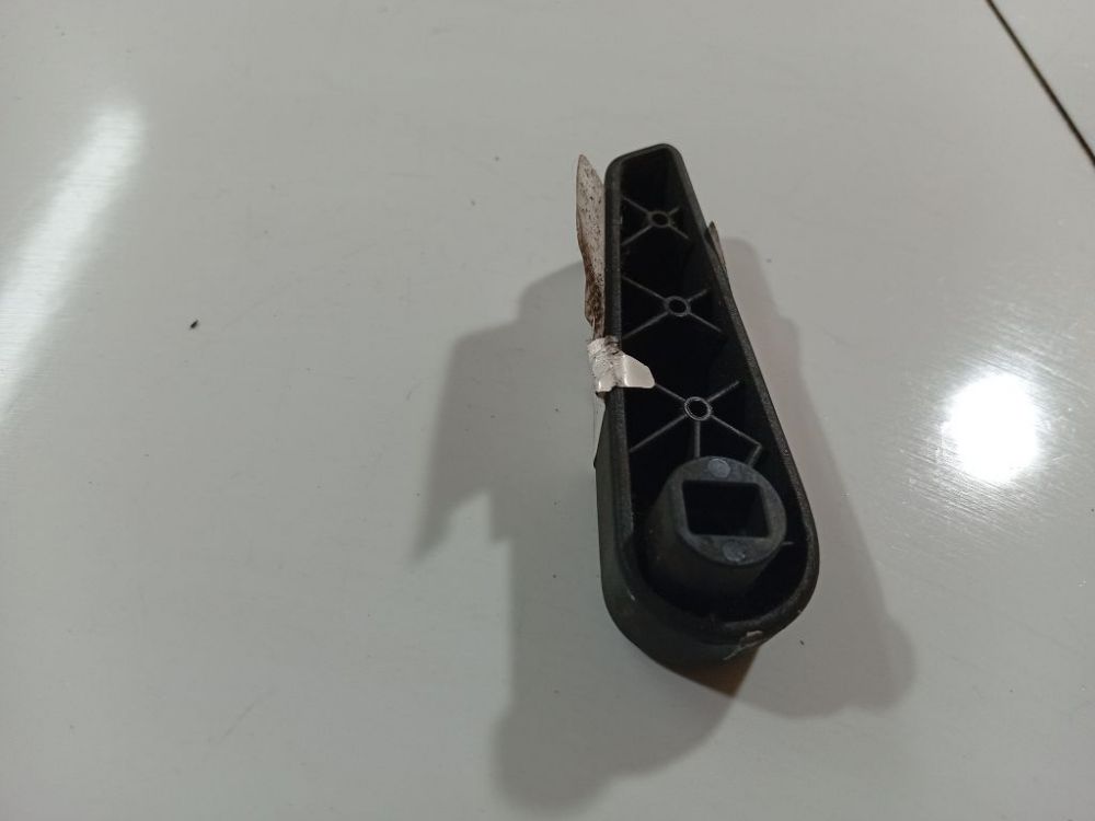 Opel Zafira 2009 Hood Release Handle - Thumbnail 3