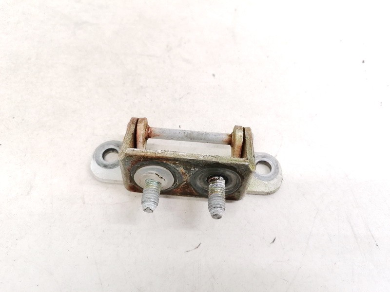 Subaru Forester 1999 Takaluukun sarana - TAKANA VASEMMALLA