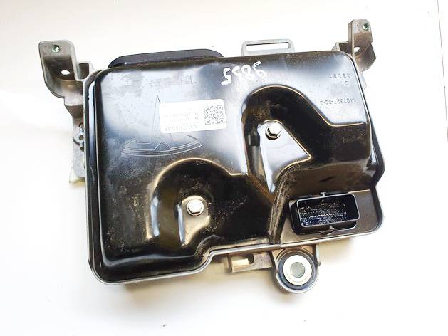 0516762 Tesla Model Y 2023 Kiti kompiuteriai - Thumbnail 2