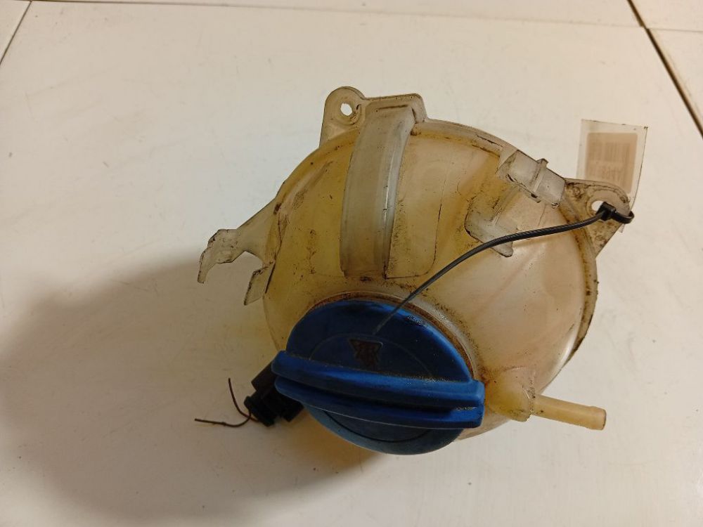 1K0121407A Volkswagen Golf 2008 Expansion Tank coolant (RADIATOR EXPANSION TANK BOTTLE )