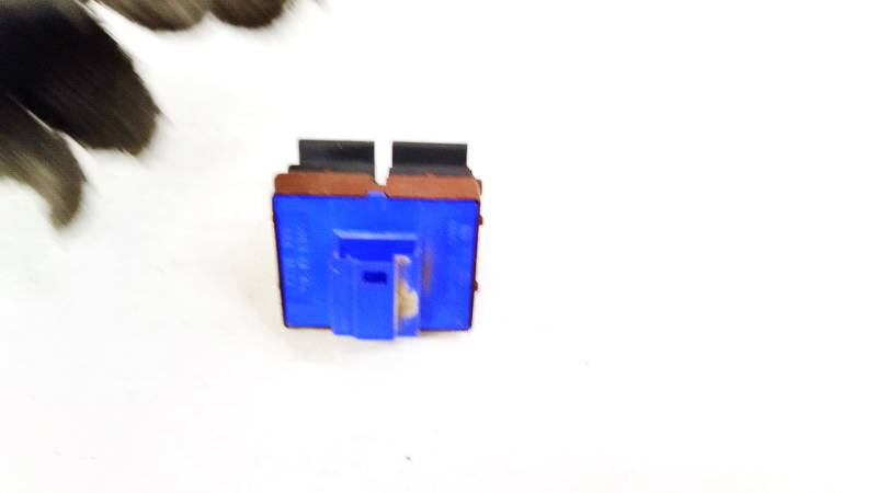 3C0959903B Volkswagen Passat 2007 Bouton trappe à essence Carburant - Thumbnail 2