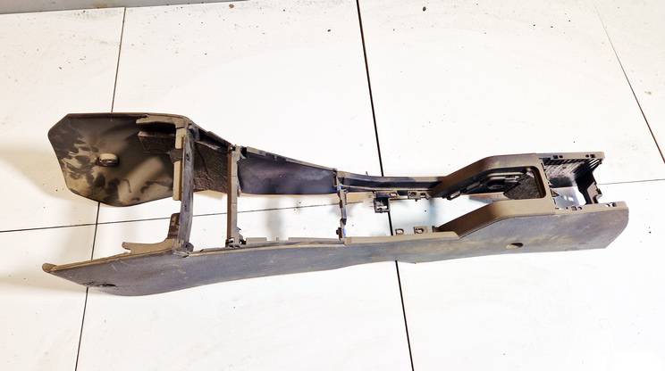 331985437 Opel Astra 2006 Center console