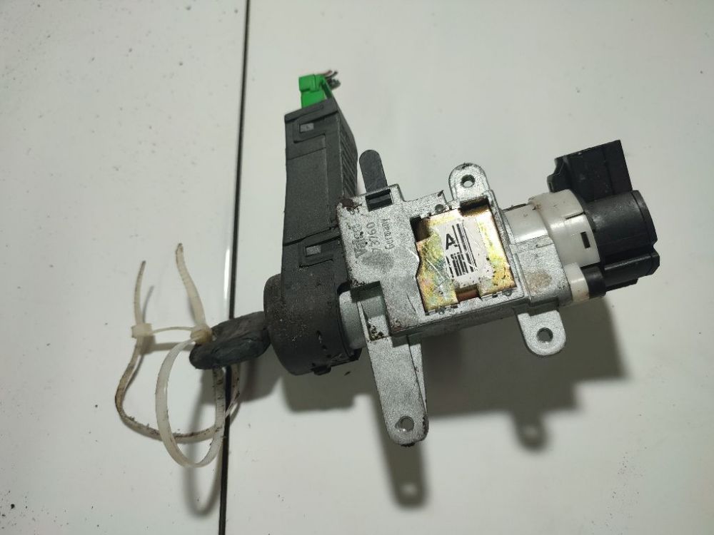 8673073 Volvo S60 2002 Aizdedzes slēdzene