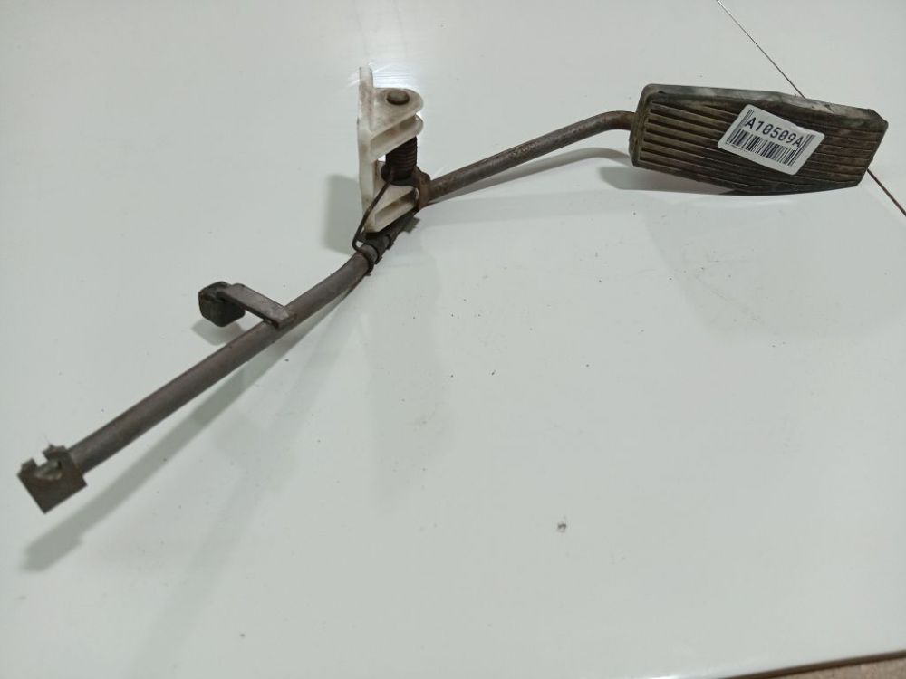 Opel Omega 1997 Elektriskais akseleratora pedālis