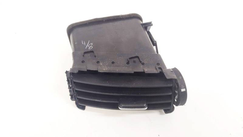 5568064010 Toyota Corolla Verso 2006 Dash Vent (Air Vent Grille)