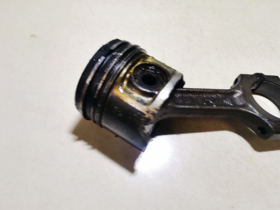 Alfa-Romeo 156 1998 Piston and Conrod (Connecting rod) - Thumbnail 2