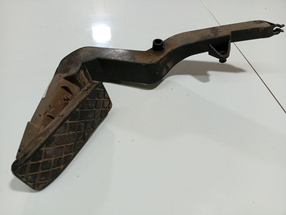 Audi A6 1997 Elektriskais akseleratora pedālis