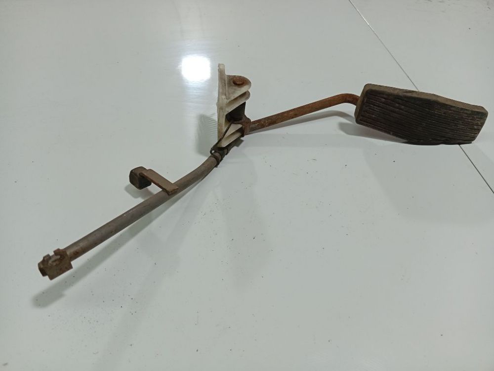 Opel Omega 1995 Accelerator throttle pedal (potentiometer)