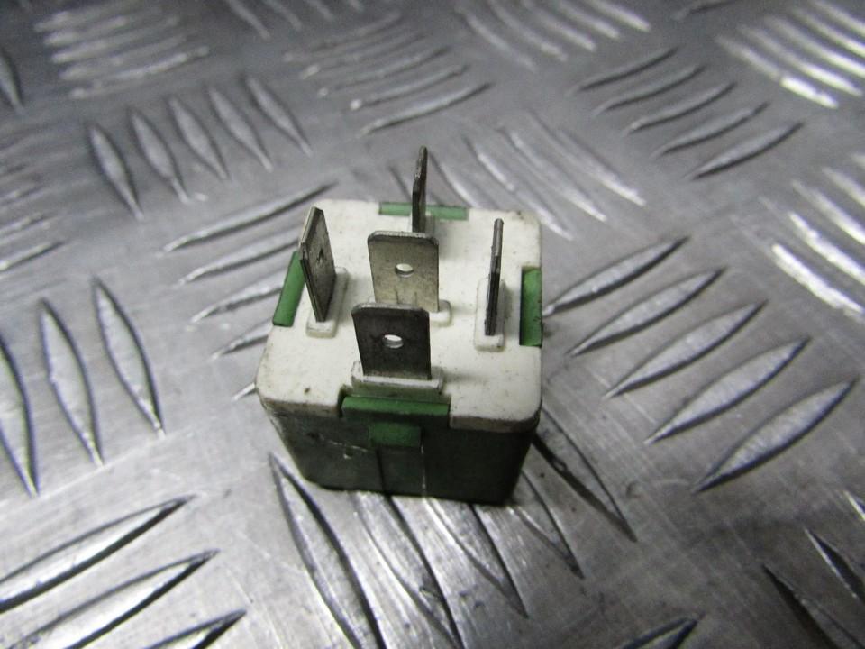 9620725080 used Relay module Peugeot 407 2006 EIS00439250 Used Auto Parts Shop