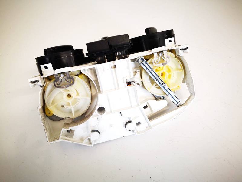 1J0820045F Volkswagen Bora 1999 Klimata vadības panelis (sildītāja vadības slēdži) - Thumbnail 2