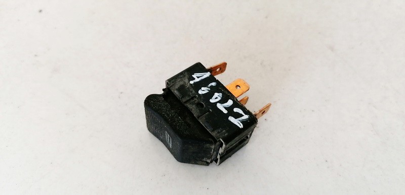 4D095985501C Audi A4 1996 Loga vadības poga (loga pacēlāja pogas) - Thumbnail 3