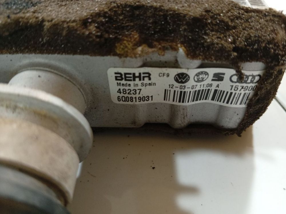 6Q0819031 Skoda Octavia 2004 Salono peciuko radiatorius - Thumbnail 4