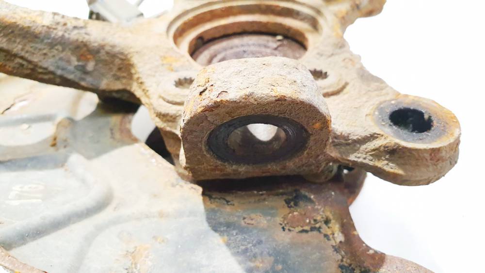 Volkswagen Touran 2006 Steering Knuckle - FRONT LEFT - Thumbnail 3