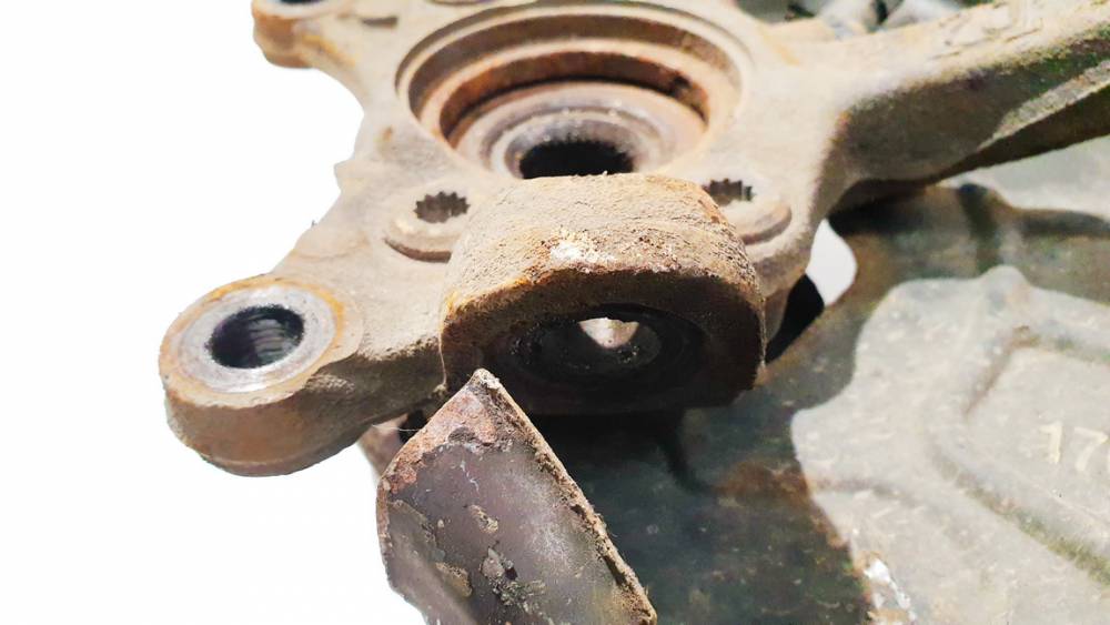 Volkswagen Touran 2006 Steering Knuckle - FRONT RIGHT - Thumbnail 3