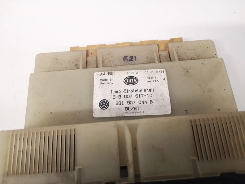 3B1907044B Volkswagen Passat 1998 Climate Control Panel (heater control switches) - Thumbnail 2