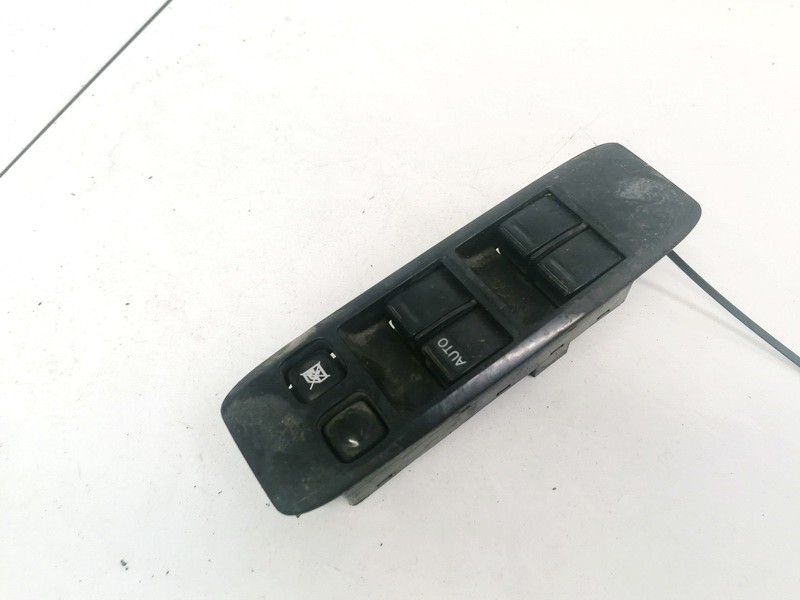 25401AV640 Nissan Primera 2005 Stiklo valdymo mygtukas (lango pakeliko mygtukai)