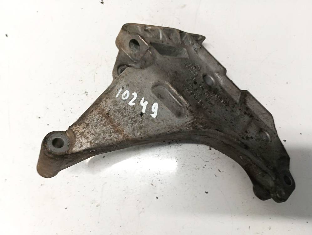 03L199207 Skoda Octavia 2010 Engine Mount Bracket and Gearbox Mount Bracket