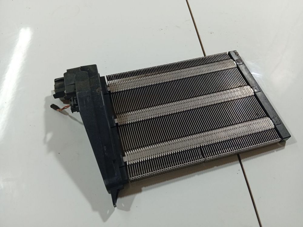 1K0963235E Volkswagen Golf Plus 2006 Papildu elektriska salona sildītāja radiators - Thumbnail 3