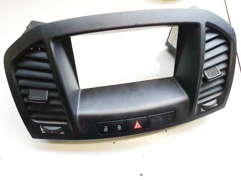 13282237 Opel Insignia 2011 Wloty powietrza do kabiny