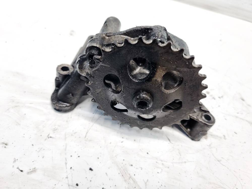 06A115105B Volkswagen Passat 2001 Pompa oleju