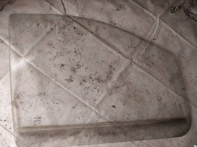 AS2 Mercedes-Benz Vito 2003 LUNA DELANTERA DERECHA, Luna de la puerta delantera - FRENTE DERECHO