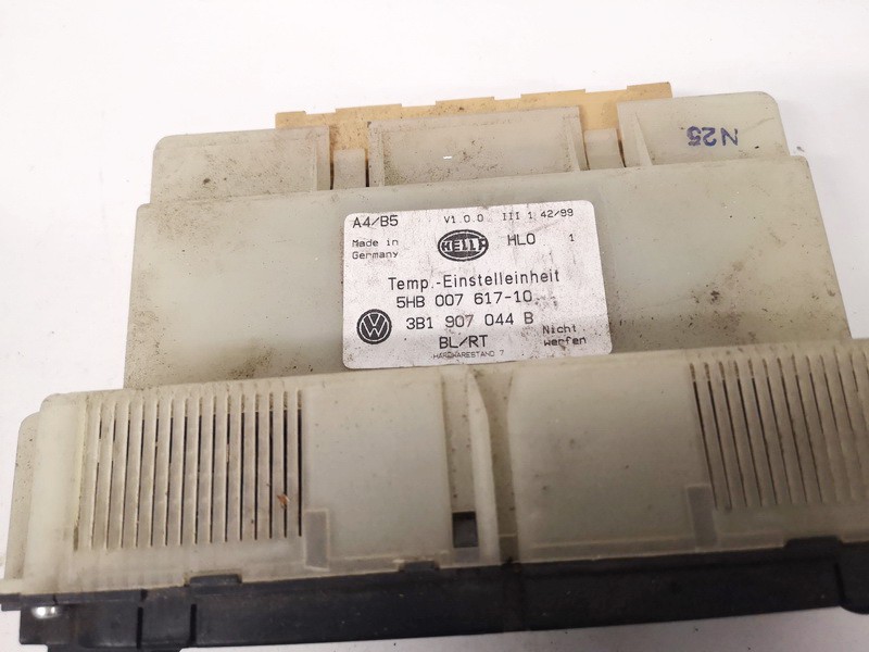 3B1907044B Volkswagen Passat 1998 Climate Control Panel (heater control switches) - Thumbnail 2