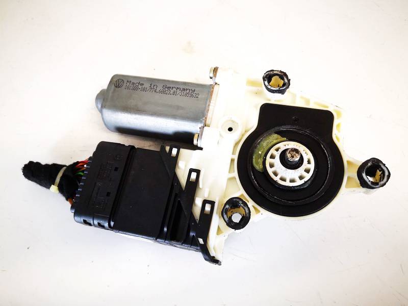 1J4959812C Volkswagen Bora 1999 Window Motor - REAR RIGHT - Thumbnail 3