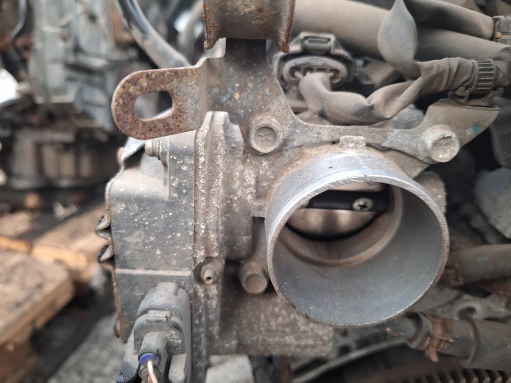 Mitsubishi Colt 2011 Corps de Papillon