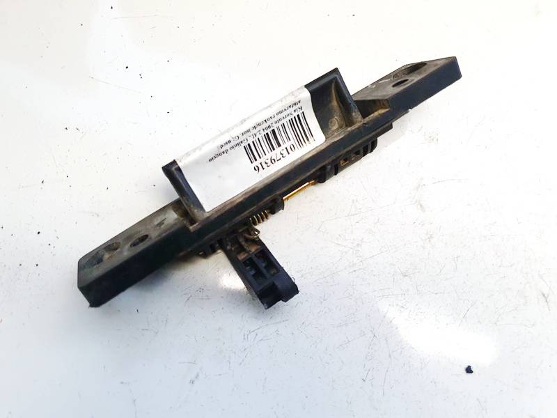 Kia Sorento 2004 Tailgate Boot Opening Switch and Handle - REAR