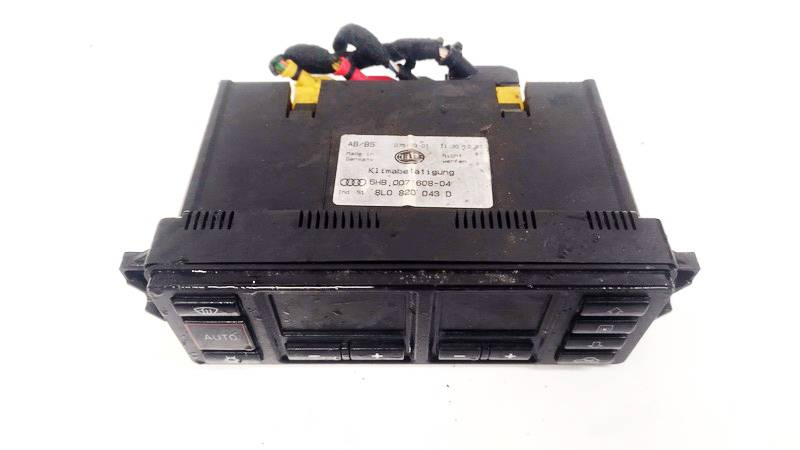 8L0820043D Audi A4 1997 Panel sterowania klimatyzacją (przełączniki ogrzewania)