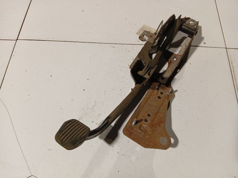 4N512467CG Volvo V50 2008 Pedał hamulca