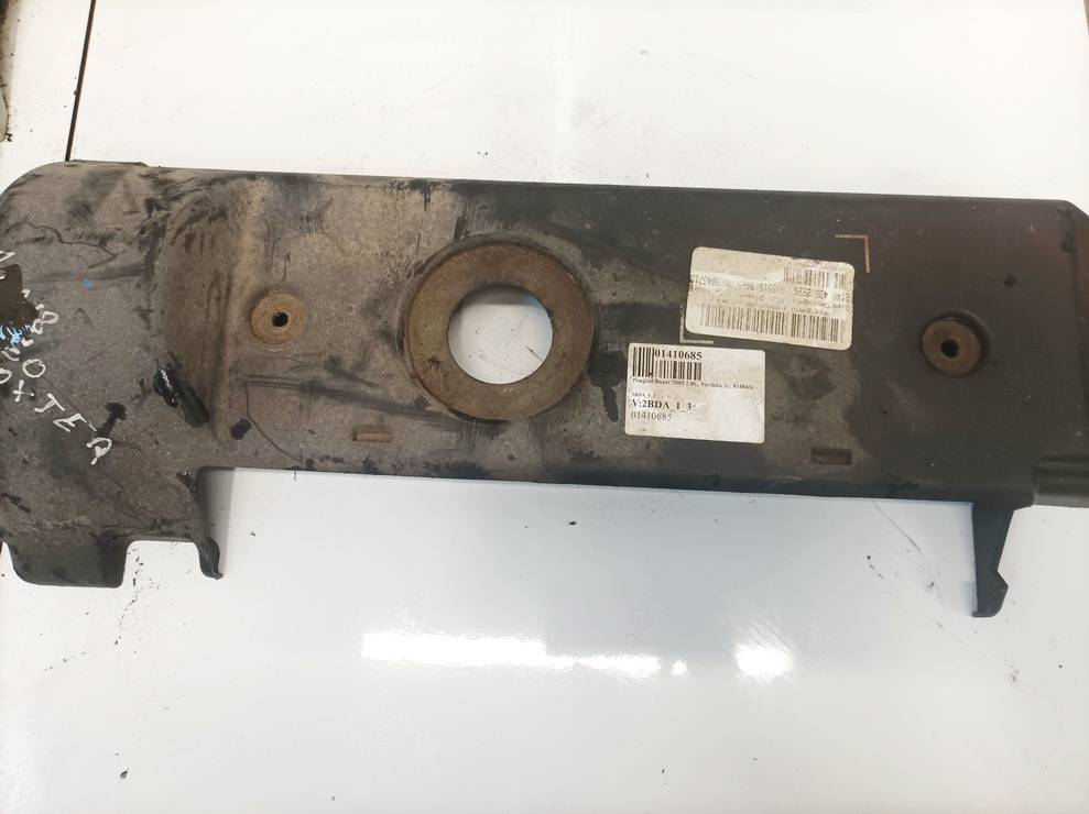 0928400351 BMW 5-Series 2002 Engine Cover (plastic trim cover engine)