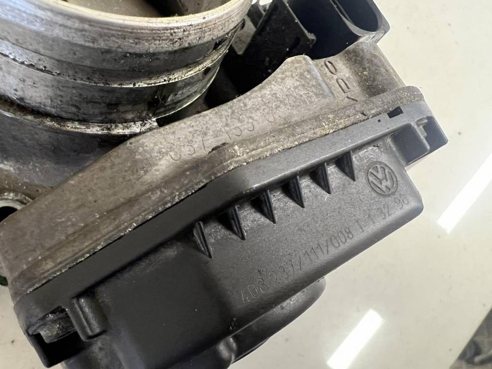 037133064D Volkswagen Golf 1997 Suurella Virtaamalla Varustettu Kaasuläpän - Thumbnail 2