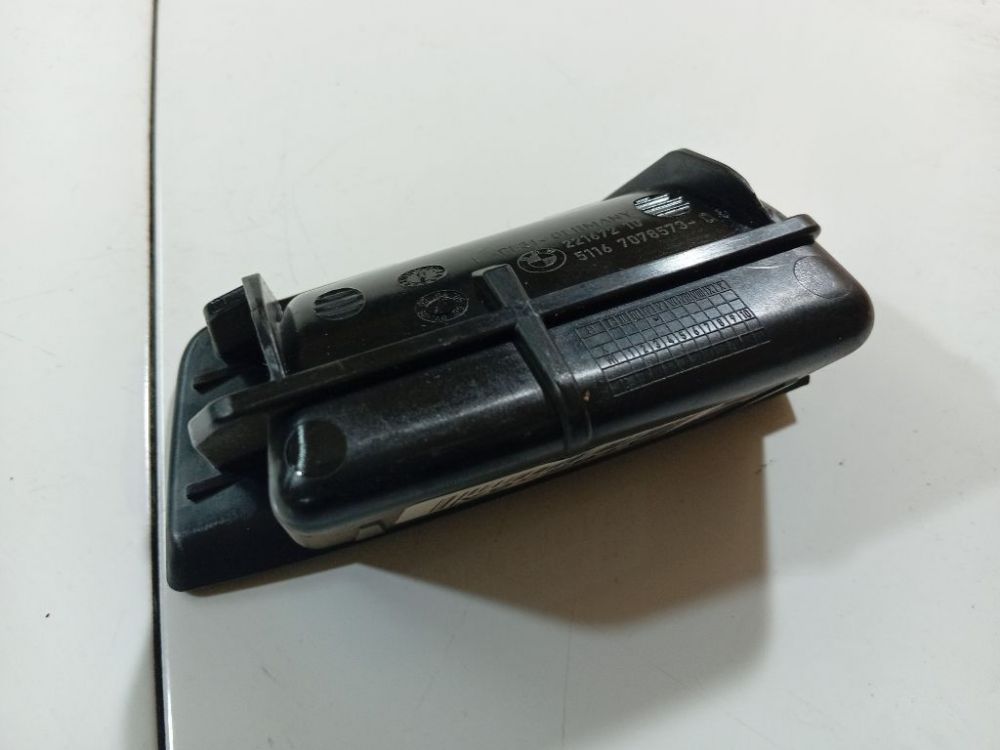 22167210 BMW 1-Series 2005 Popielniczka - Thumbnail 3