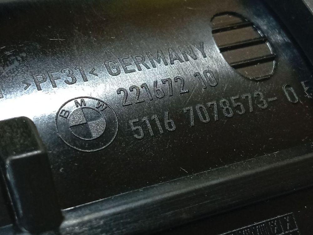 22167210 BMW 1-Series 2005 Popielniczka - Thumbnail 4