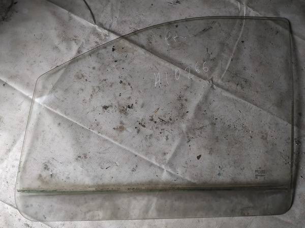 AS2 Mercedes-Benz Vito 2003 LUNA DELANTERA IZQUIERDA, Luna de la puerta delantera - FRENTE IZQUIERDO