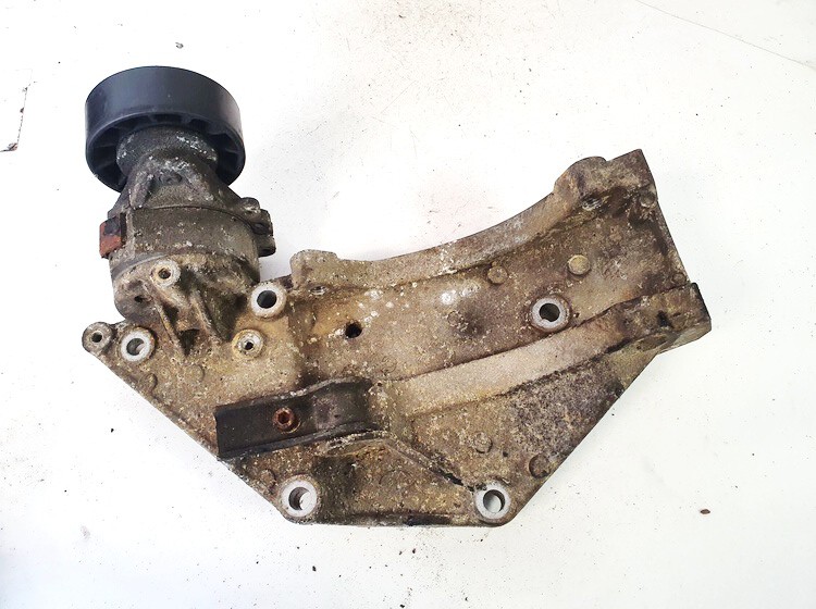 9682367380 Volvo V50 2006 Variklio kronsteinas ir Greiciu dezes kronsteinas