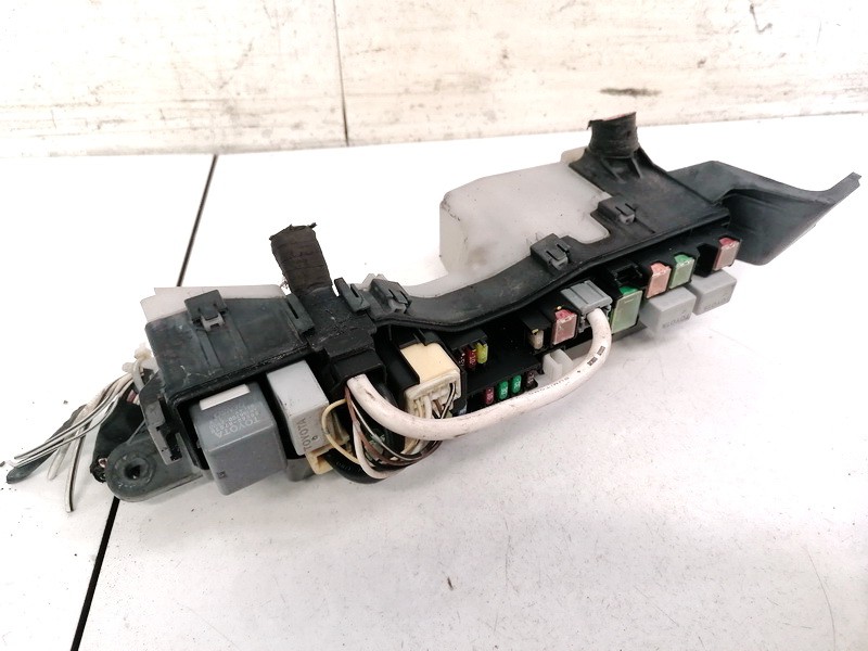 9008087030 Toyota Avensis 2007 Fuse box