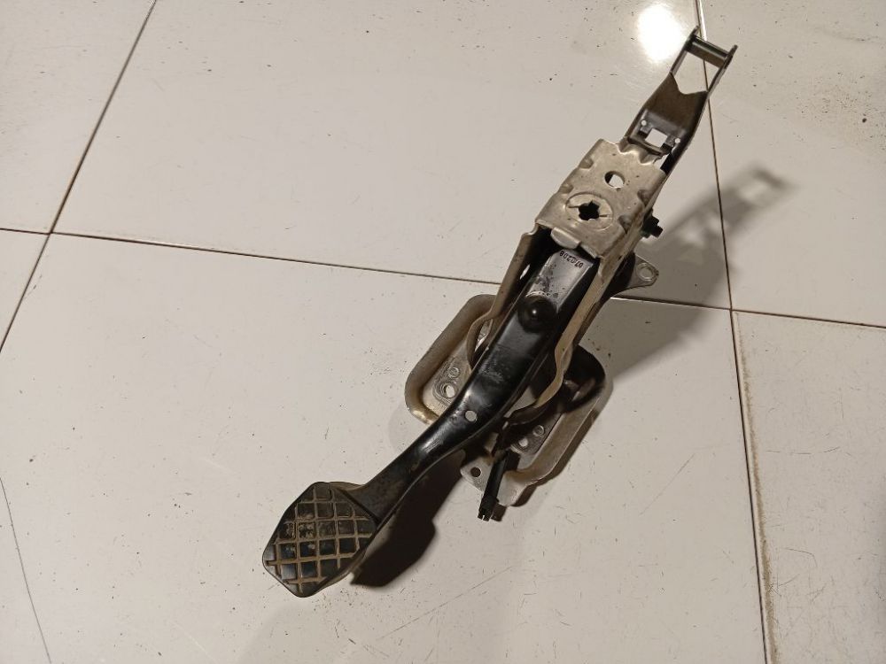 1K1721057N Volkswagen Passat 2006 Jarrupoljin