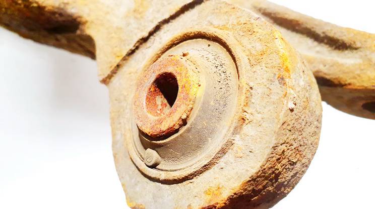 Toyota Avensis 2004 Pyörän navan kiinnike - TAKANA OIKEALLA - Thumbnail 3